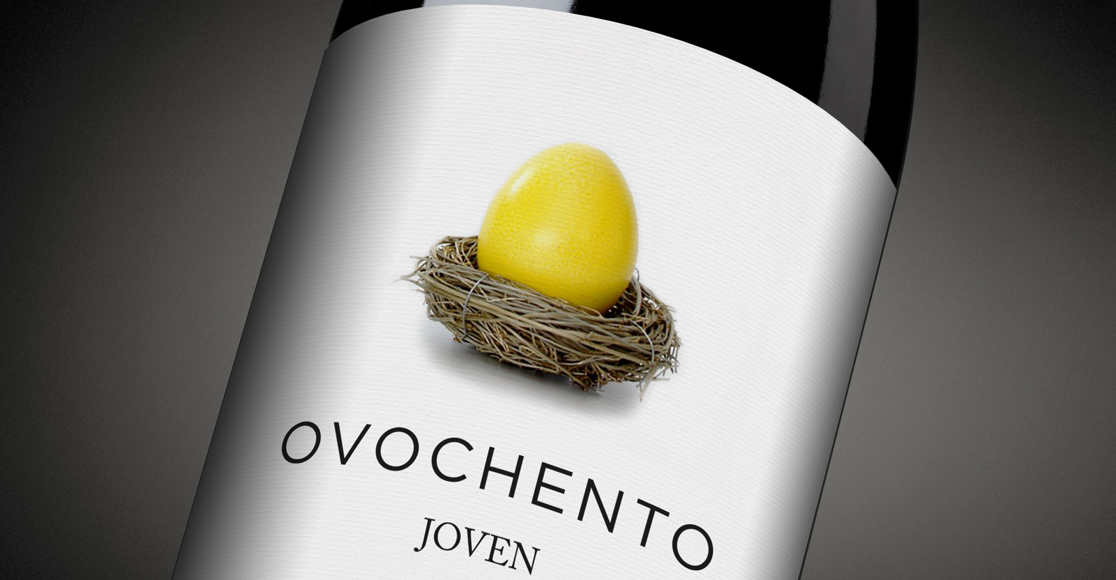 Diseño gráfico y creativo de etiquetas y packaging de vino para OVOCHENTO