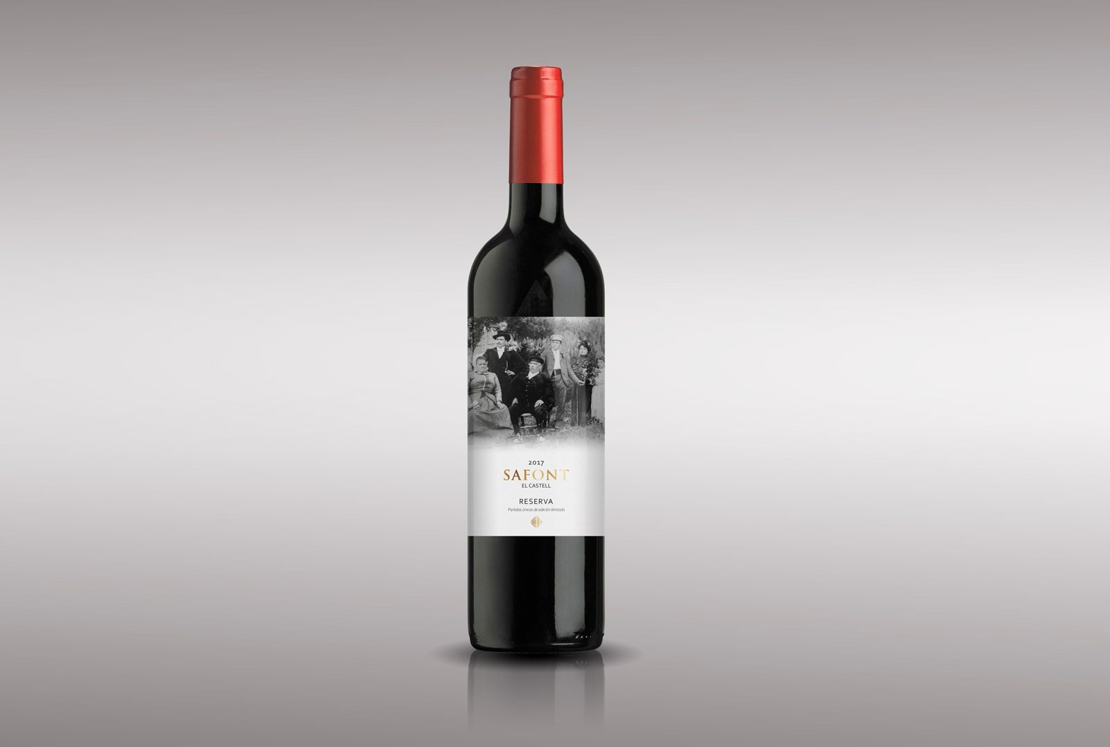 Graphic and creative design of wine labels and packaging for SAFONT FAMILY